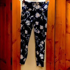 Floral print mid-length leggings